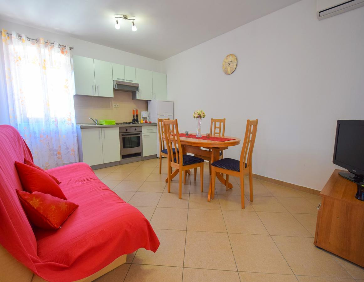 Apartments Ivanka Malinska Exterior foto