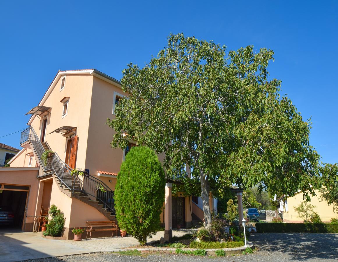 Apartments Ivanka Malinska Exterior foto